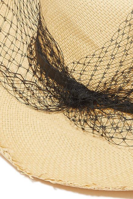 Glamour Frayed Aguacate Hat With Tulle